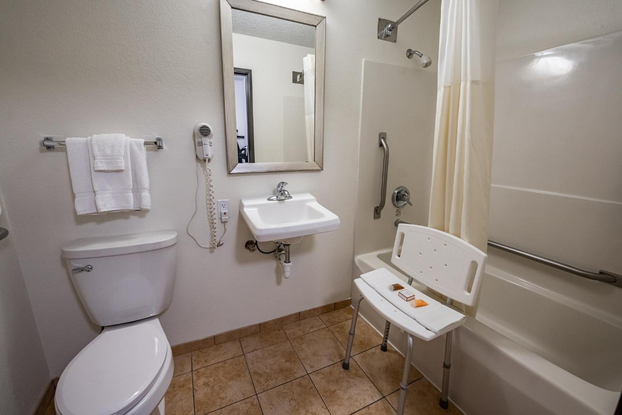Christopher Inn And Suites Chillicothe Rum bild